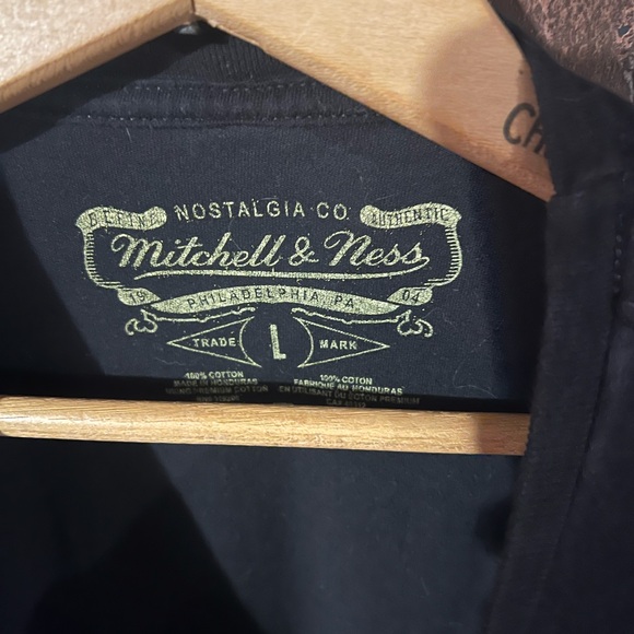 Mitchell and Ness Allen Iverson Large T-Shirt. 🔥🏀🔥 - Picture 2 of 3